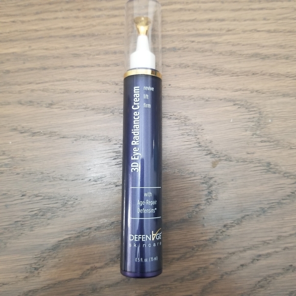 defenage eye cream